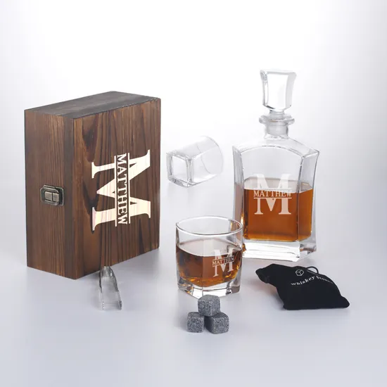 Customized 500ml Vodka Bottles, 750ml Whiskey Bottles, 500ml Tequila Bottles and Other Spirit Bottles, Spot Sale, Cheap Price, Wine Dividers, Xo Glass Bottles